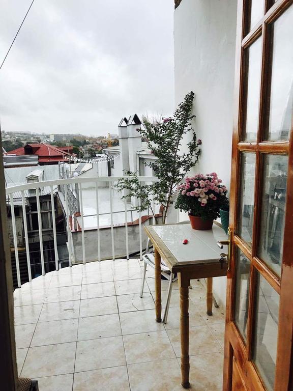 Apartment On Lermontov Tbilisi Bagian luar foto