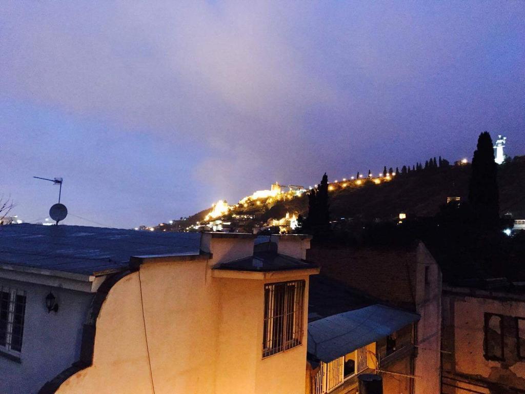 Apartment On Lermontov Tbilisi Bagian luar foto